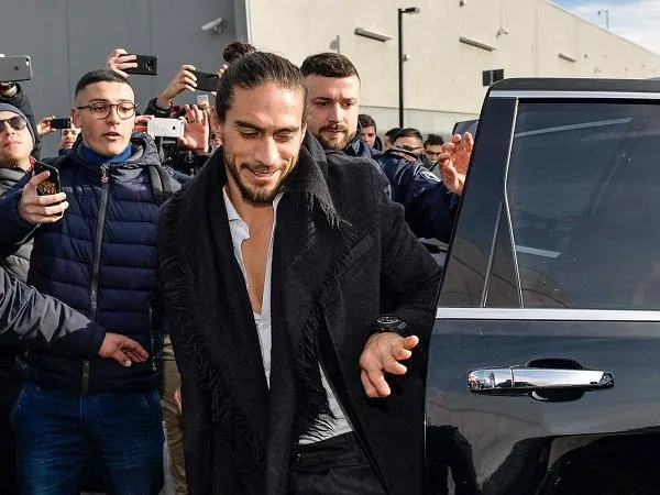 Konfirmasi Kepergian Benatia, Allegri Bela Perekrutan Caceres oleh Juventus