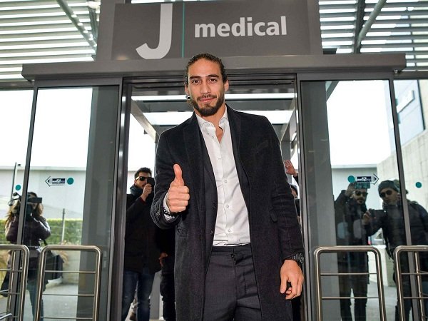 Martin Caceres Tiba untuk Lalui Tes Medis dengan Juventus