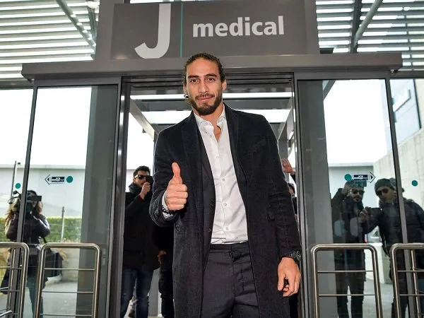 Martin Caceres Tiba untuk Lalui Tes Medis dengan Juventus