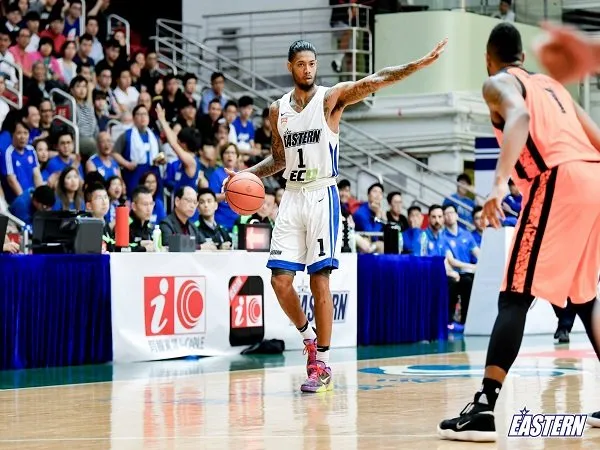 Terpuruk di Papan Bawah, Mono Vampire Rekrut Tyler Lamb