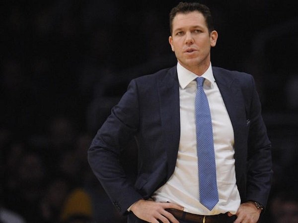 Situasi Ruang Ganti Lakers Makin Memburuk, Pertanda Luke Walton Dipecat?