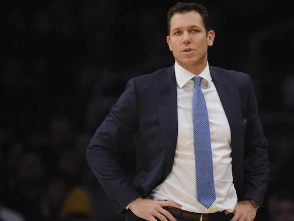 Situasi Ruang Ganti Lakers Makin Memburuk, Pertanda Luke Walton Dipecat?
