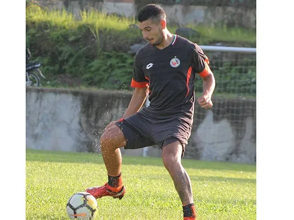 Mario Barcia Warisi Nomor Legendaris di Semen Padang FC