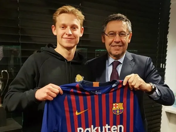 Frenkie De Jong Tolak Cek Kosong dari PSG Demi Gabung Barcelona