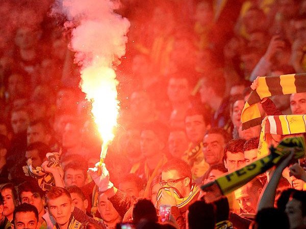 Nyalakan Flare untuk Hormati Emiliano Sala, Nantes Tetap Didenda