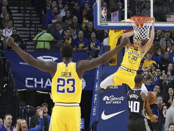 Golden State Warriors Menang Tipis Atas Sacramento Kings