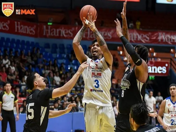 Cedera MCL, Lawrence Domingo Akan Menepi 4-6 Pekan