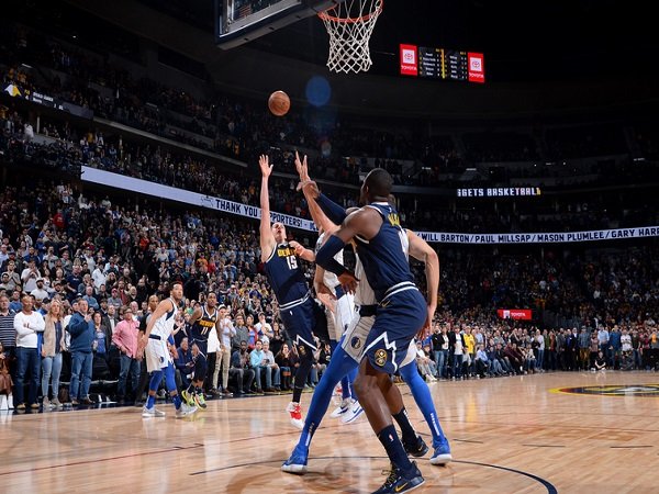 Buzzer Beater Nikola Jokic Menangkan Nuggets Atas Mavericks