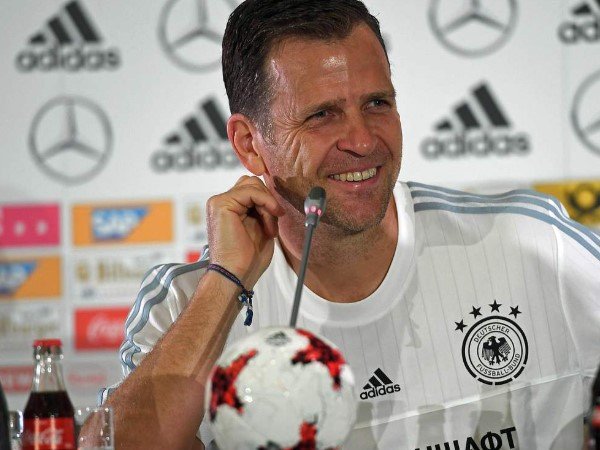 Diisi Pemain Muda, Bierhoff Peringatkan Pendukung Jerman