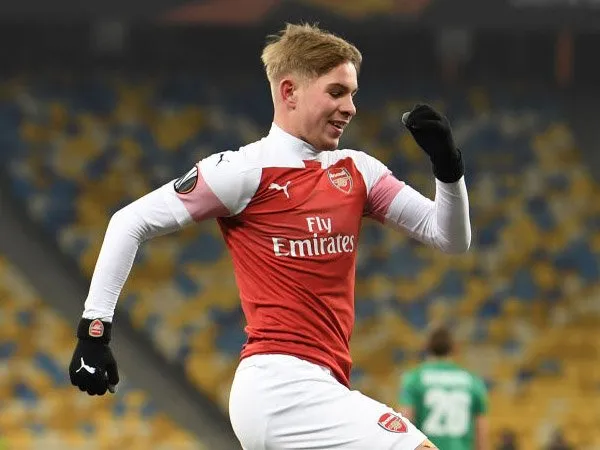 Mertesacker Jelaskan Alasan Arsenal Pinjamkan Emile Smith Rowe