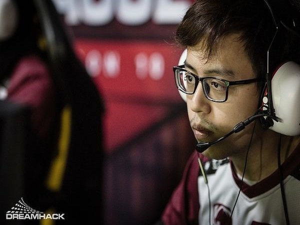 Jadwal Padat, Xepher Ambruk dan Dilarikan Menuju Rumah Sakit