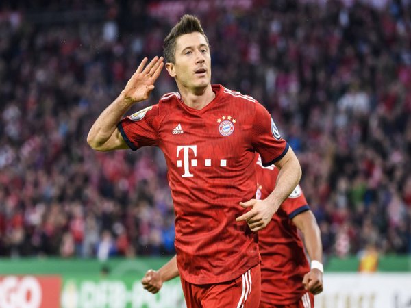 Dwigol Lewandowski Antarkan Bayern Menang 5-4 di Piala Jerman