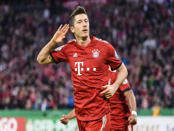 Dwigol Lewandowski Antarkan Bayern Menang 5-4 di Piala Jerman