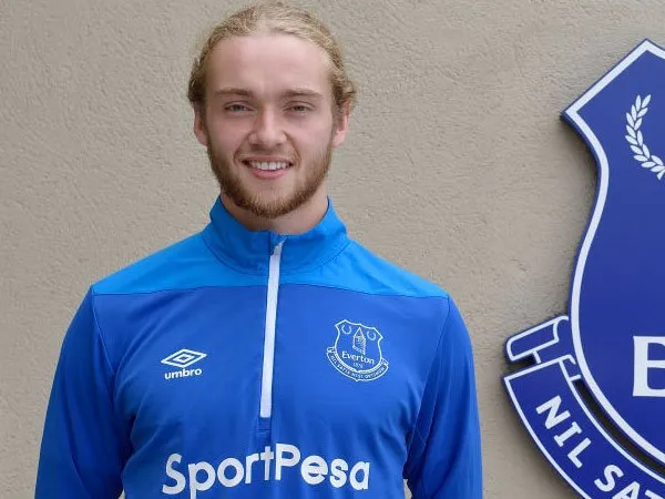 Tom Davies Perpanjang Kontrak di Everton Hingga 2023