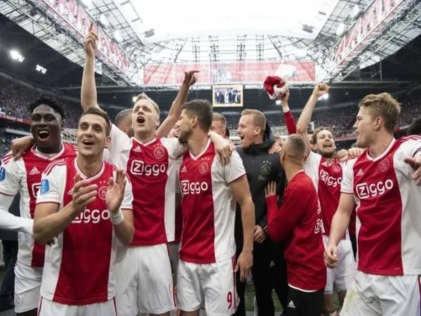 Menang Telak Atas Utrecht, Ajax Semakin Dekat dengan Trofi Eredivisie