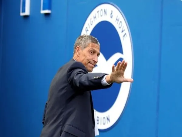 Brighton Pecat Chris Hughton Meski Lolos dari Degradasi