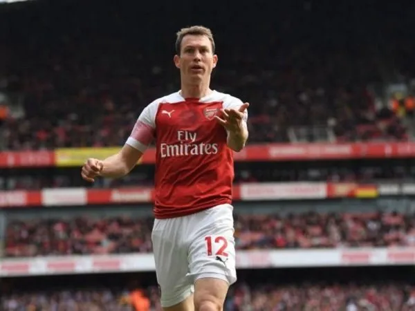 Lichtsteiner Akui Bakal Sulit Bertahan di Arsenal