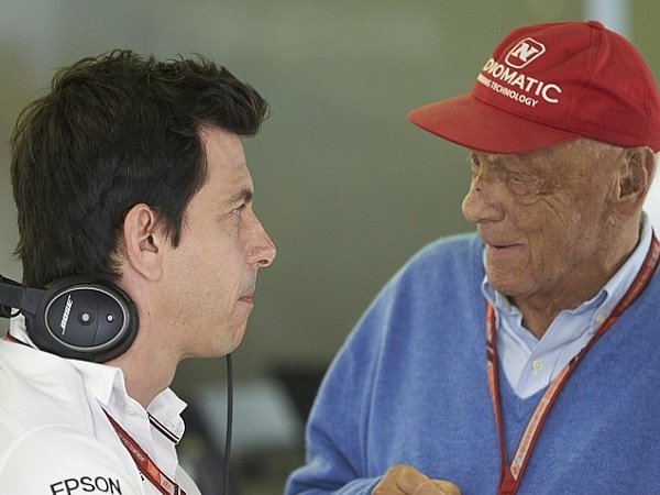 Bos Mercedes Sebut Niki Lauda Adalah Pahlawan F1 yang Tak Tergantikan