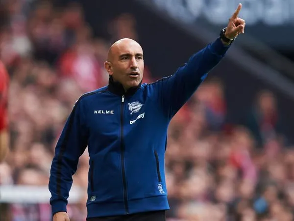 Tidak Lagi Sanggup Tangani Alaves, Abelardo Fernandez Pilih Mundur
