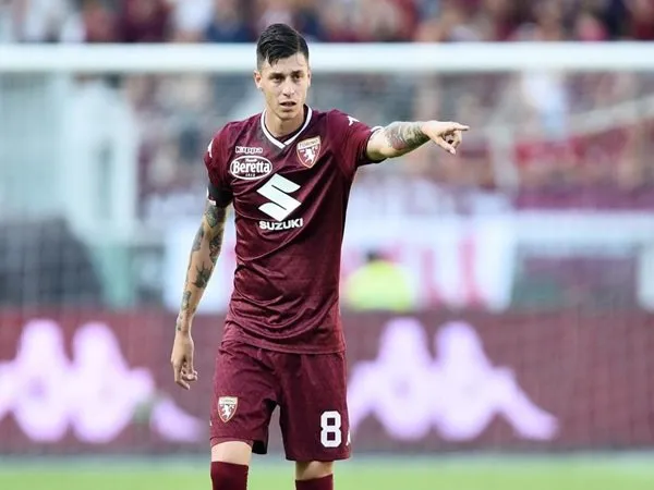 Lazio Minati Servis Gelandang Torino