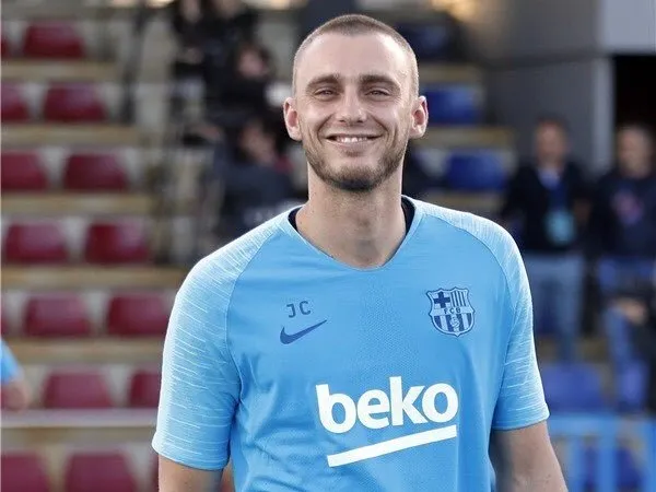 Barcelona dan Valencia Bicarakan Potensi Transfer Tukar Guling Cillessen dengan Neto