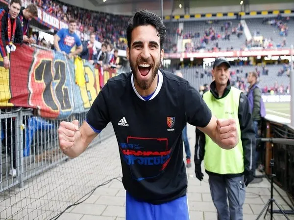 Arsenal Pertimbangkan Rekrut Bek Muda Basel