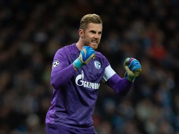 Norwich Coba Dekati Kiper Schalke, Ralf Fahrmann