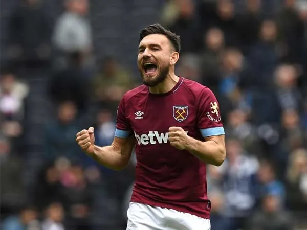 Robert Snodgrass Resmi Perpanjang Kontrak di West Ham
