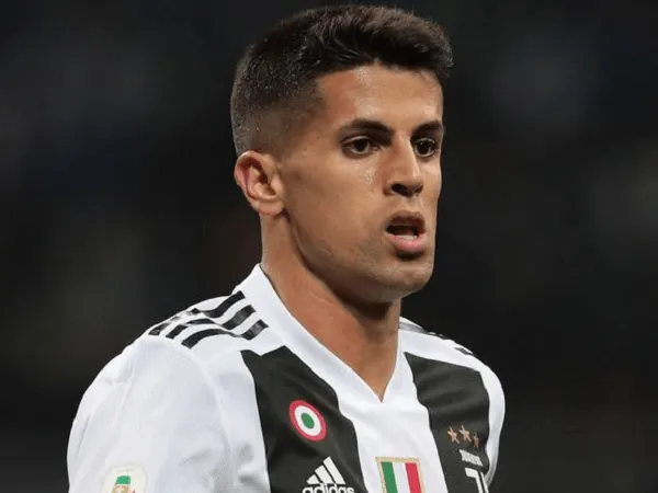 Barcelona Kalahkan Manchester City dalam Perburuan Joao Cancelo