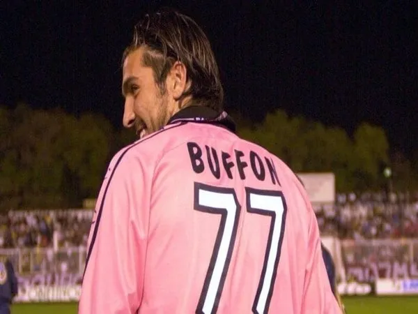 Ini Alasan Buffon Kembali ke Juventus dan Kenakan Jersey Nomor 77