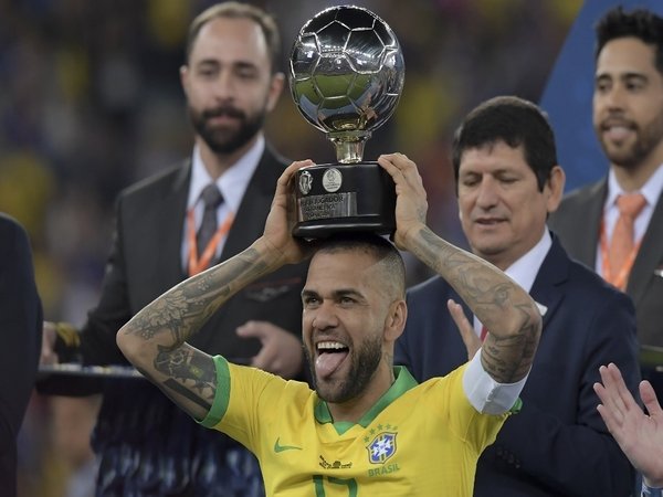 Copa America: Brasil Juara, Dani Alves Catat Gelar Ke-40