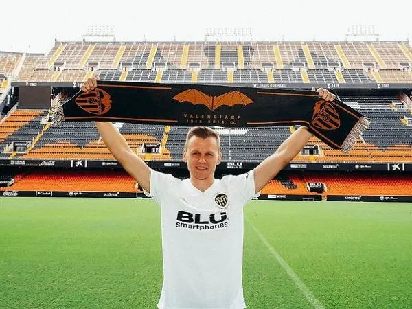 Denis Cheryshev Resmi Bergabung Secara Permanen ke Valencia