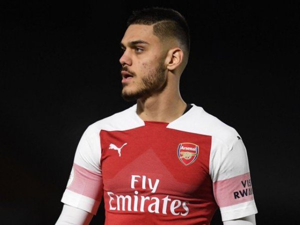 Emery Ragukan Kualitas Mavropanos di Arsenal