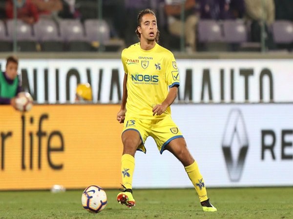 Lazio Incar Servis Gelandang Muda Chievo