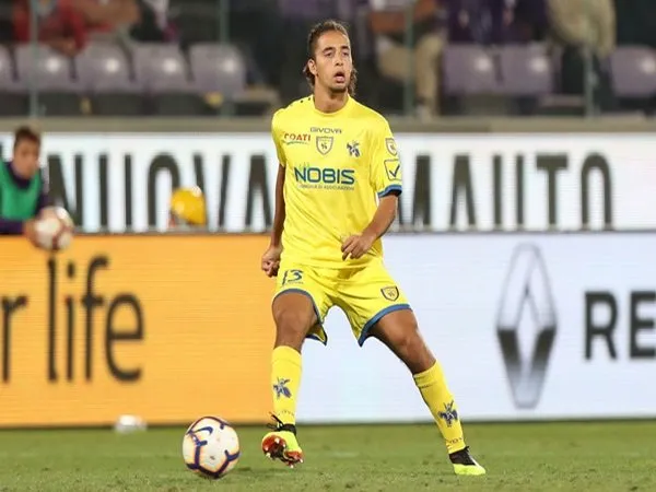 Lazio Incar Servis Gelandang Muda Chievo