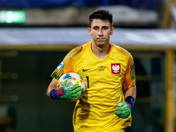 Perpanjang Kontrak di Liverpool, Kamil Grabara Langsung Dipinjamkan