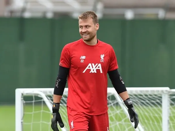 Simon Mignolet Selalu Siap Lakukan Apa yang Diperlukan Tim