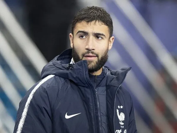 Sylvinho Konfirmasi Nabil Fekir akan Segera Tinggalkan Lyon