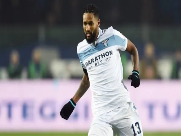 Defender Lazio Makin Merapat ke Wolverhampton Wanderers