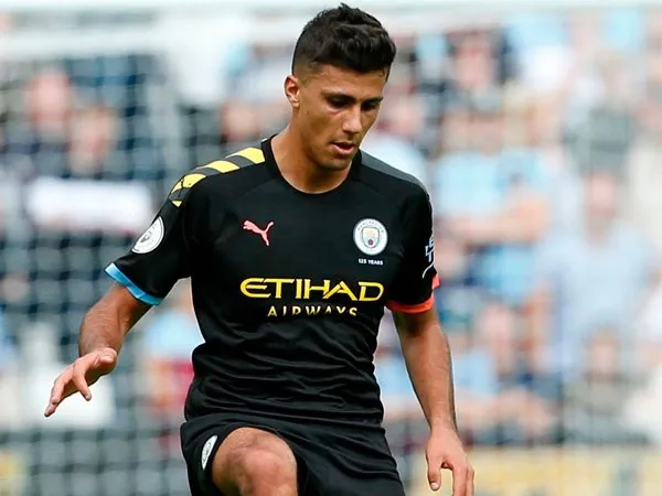 Rodri Diklaim Sebagai Pengganti Sempurna Bagi Fernandinho