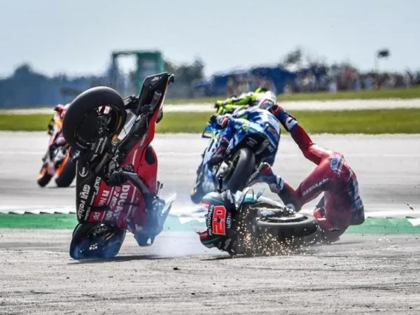 Terjatuh di GP Inggris, Quartararo Salahkan Rins