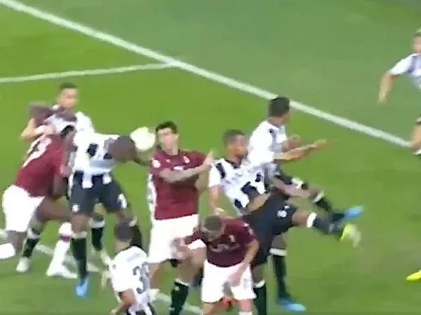 Presiden AIA Ungkap Alasan Milan Tak Diberi Hadiah Penalti Lawan Udinese