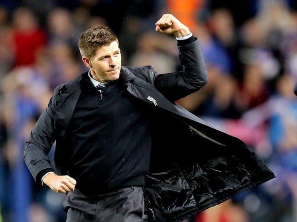 Gerrard Ingin Bertemu Manchester United di Liga Europa