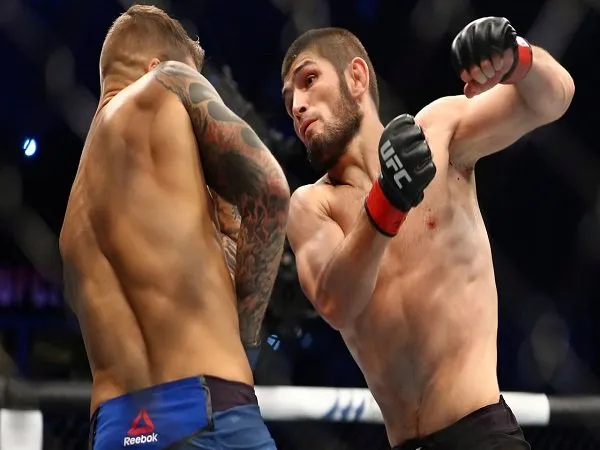 Khabib Akui Hampir Saja Kalah Dari Poirier
