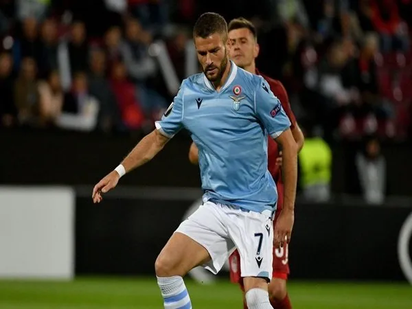 Takluk dari Cluj, Valon Berisha Akui Lazio Kesulitan di Babak Kedua