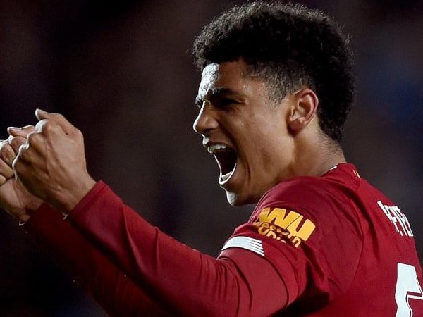 Klopp Terkesan dengan Penampilan Ki-Jana Hoever