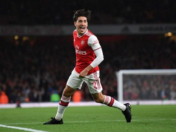Monreal Beri Selamat Kepada Bellerin dan Holding Usai Kembali dari Cedera Panjang