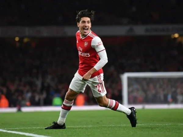 Monreal Beri Selamat Kepada Bellerin dan Holding Usai Kembali dari Cedera Panjang