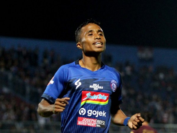 Perjuangan Ridwan Tawainella Bersama Arema FC Berbuah Manis