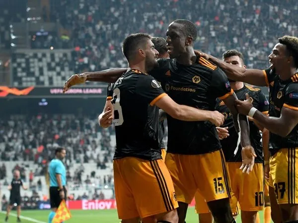 Wolves vs SK Slovan Bratislava Digelar Tanpa Penonton